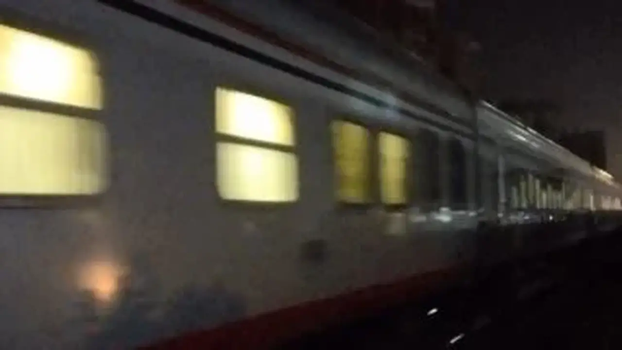 فتح حركة القطارات بعد حادث سقوط حاويات في محطة بطوخ وتأثيره على نقل البضائع